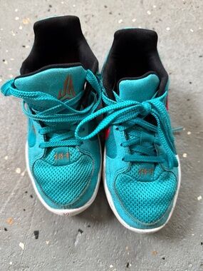 Nike Kids Teal and Black Athletic Sneakers